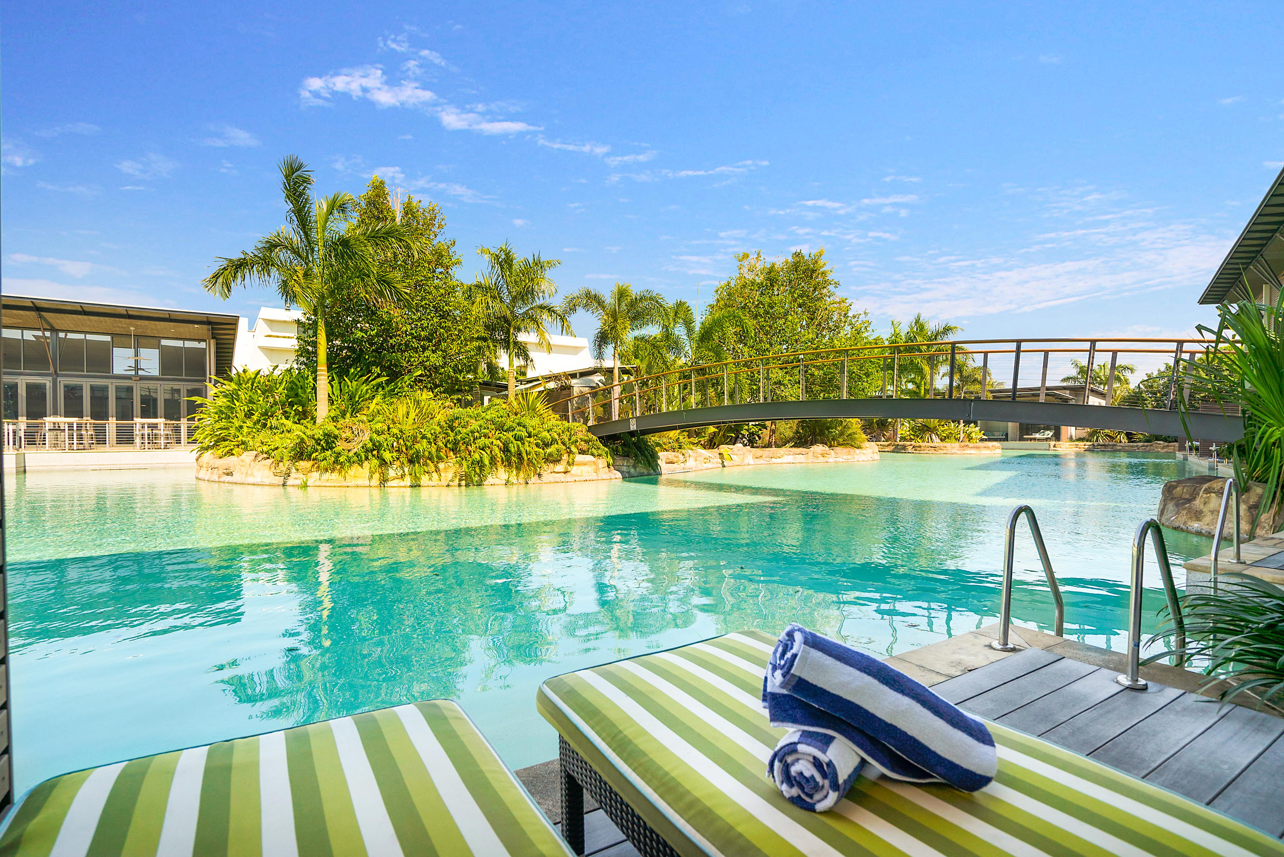 Mindil Beach Casino Resort Даруин Екстериор снимка The pool at Peppers Beach Club Resort