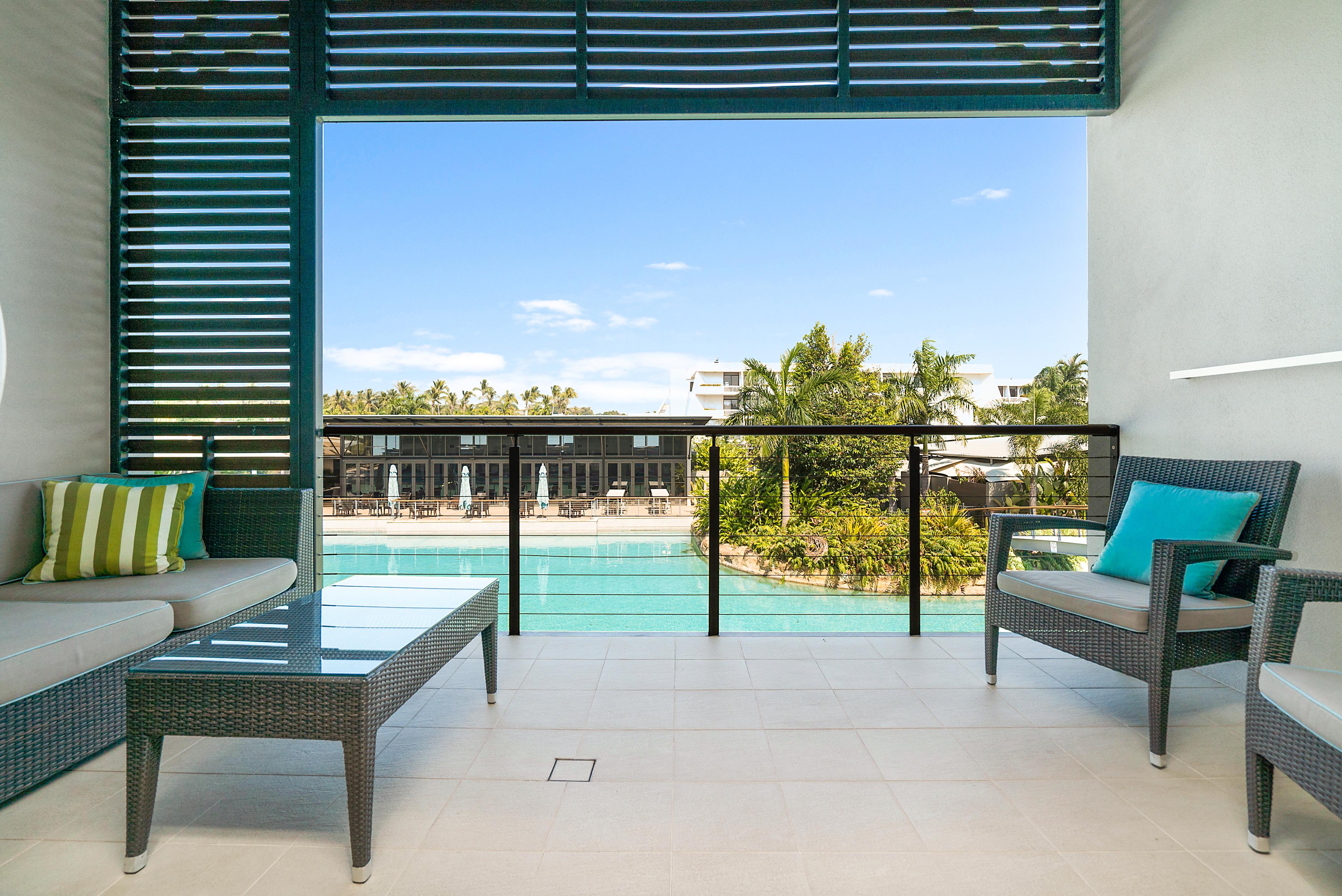 Mindil Beach Casino Resort Даруин Екстериор снимка The pool at the W Hotel