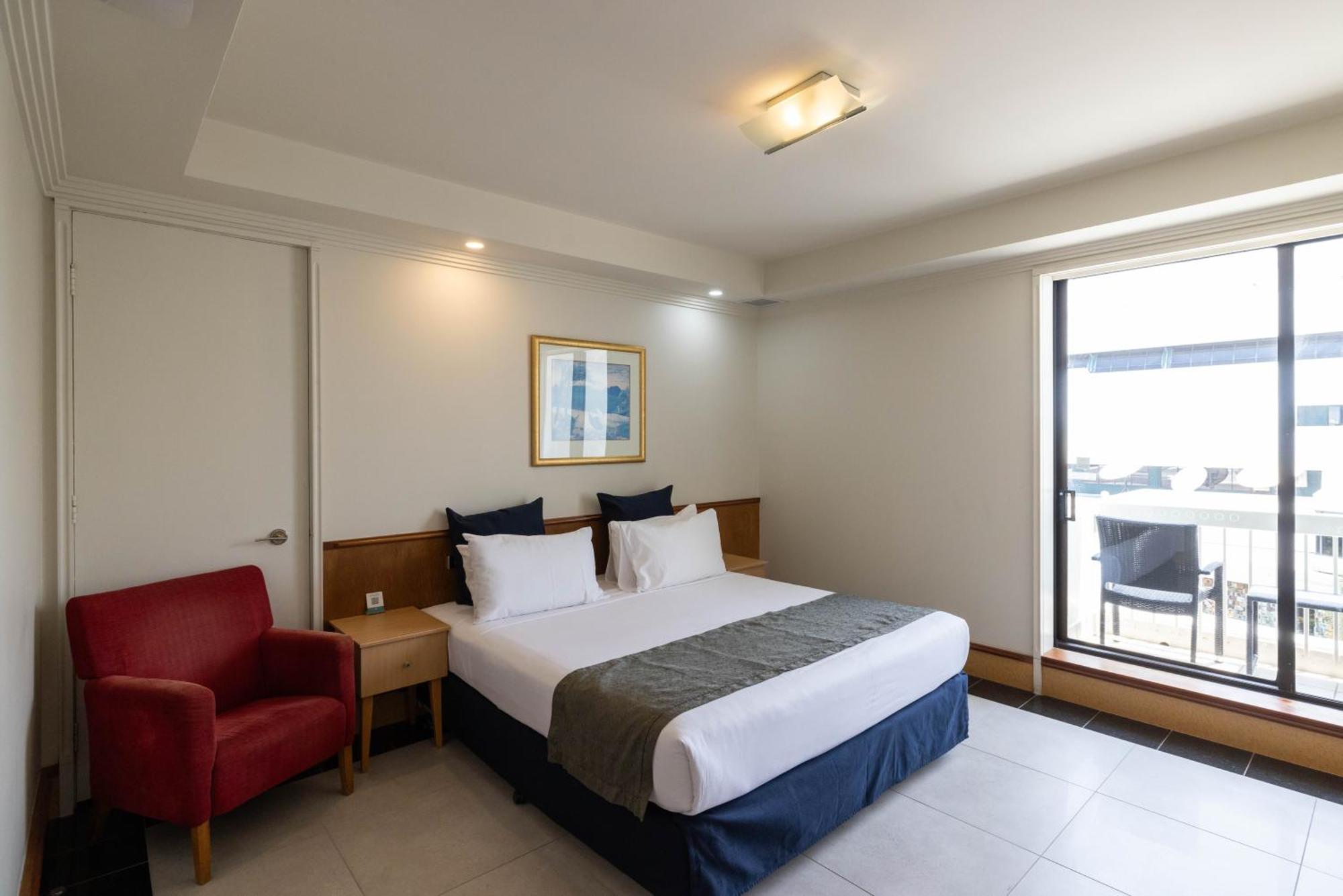 Mindil Beach Casino Resort Даруин Екстериор снимка A bedroom at the hotel